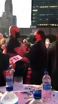 McGregor desafío a golpes al rapero Machine Gun Kelly en los MTV Video Music Awards