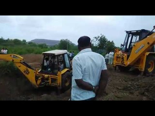 साताऱ्यात बोअरवेलमध्ये पडला मुलगा