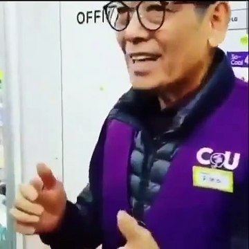 ياسين رغم كبر سنه، لم يمنعه ذلك من حفظ آيات من القرآن الكريم، هذا هو المسلم الكوري