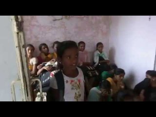 विद्यार्थ्यांचे शाळेसाठी आंदोलन