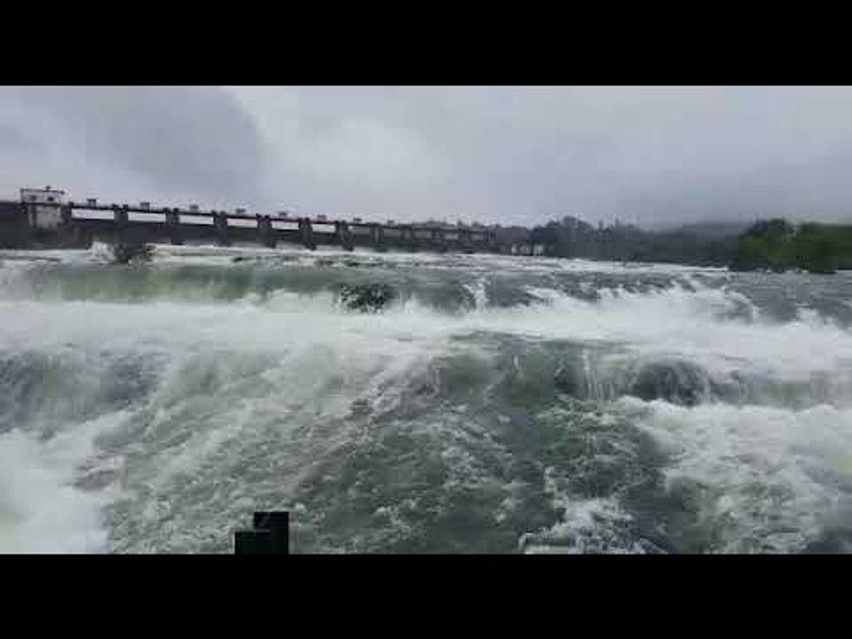 पुण्यातील खडकवासला धरणातून  23 हजार क्युसेक्सनं पाण्याचा विसर्ग