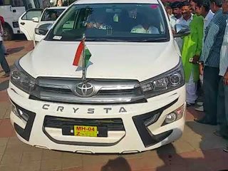 राज्यमंत्री अर्जुन खोतकर यांचा विना क्रमांकाच्या गाडीतून प्रवास