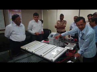 निवडणूक आयोगाने दाखवले व्हीव्हीपीएटी मशीनचे प्रात्यक्षिक