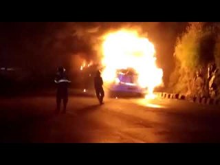 मुंबई-पुणे एक्स्प्रेस वेवर खासगी प्रवासी बस जळून खाक