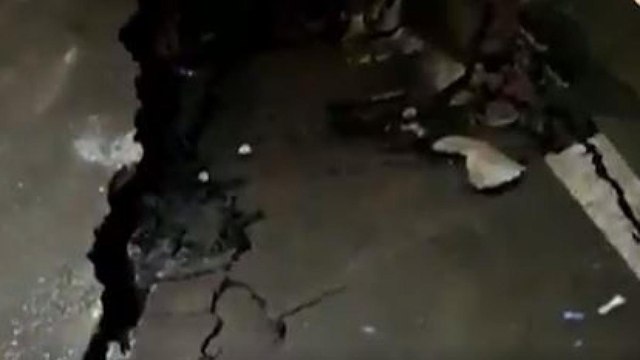 100 News: DTC bus sinks as road collapses in Delhi