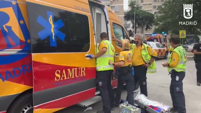 El Samur madrileño salva la vida a una bebé atragantado con el tapón de una botella