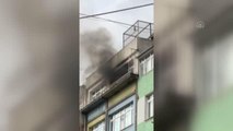 Son dakika... Fatih'te bir binanın dördüncü katında çıkan yangın söndürüldü