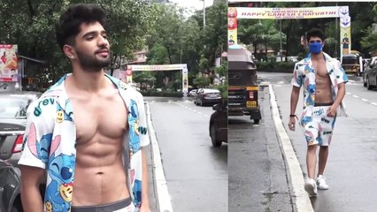 Bigg Boss OTT Contestant #ZeeshanKhan Flaunts His Six Pack Abs | Snapped At Starbucks | SpotboyE