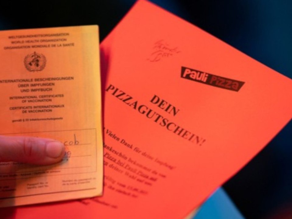 Pizza-Piks im Kiez: Impf-Aktion in Hamburg stopft hungrige Mäuler