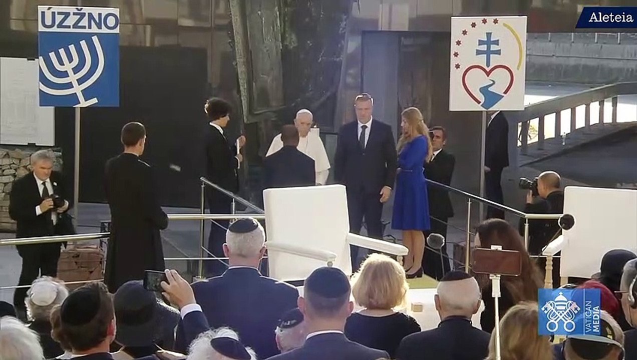 Pope Francis meets with Slovakia's Jewish community