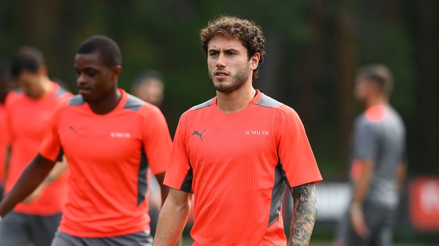La rifinitura dei rossoneri prima di partire per Liverpool
