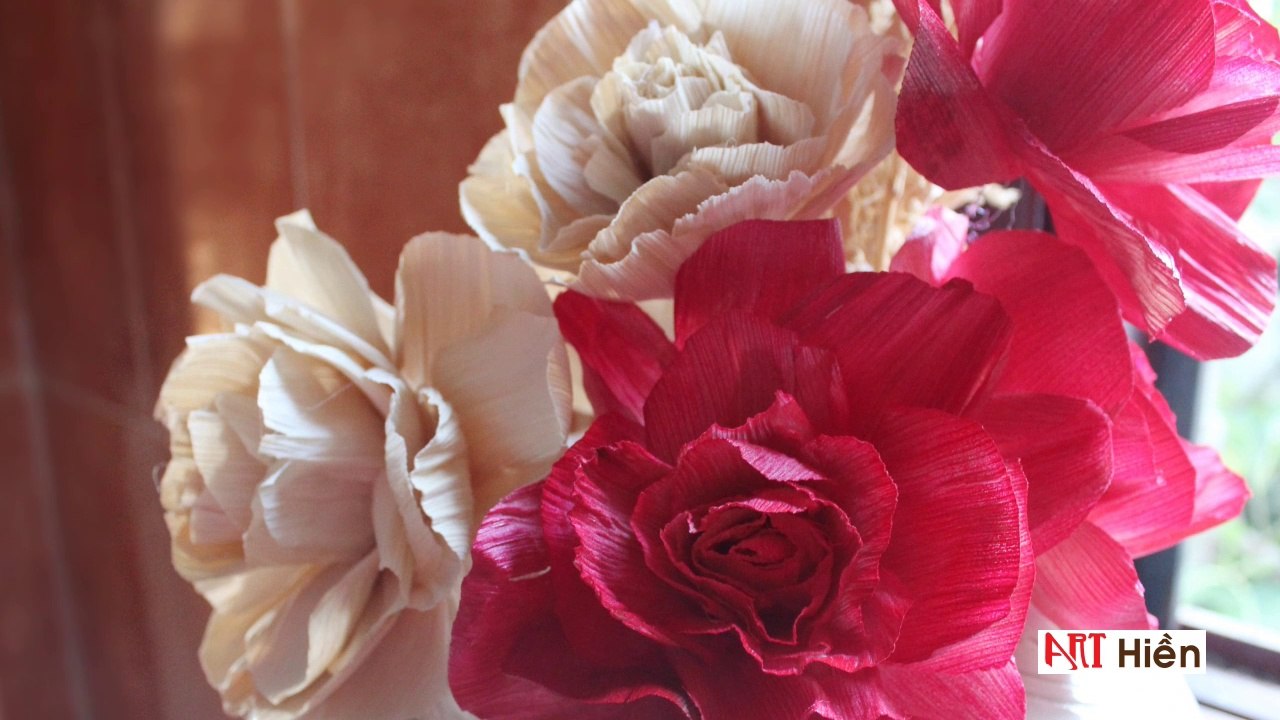 Mẹo trang trí đẹp, tiết kiệm cho mẹ và cho teen - Make roes from corn husks