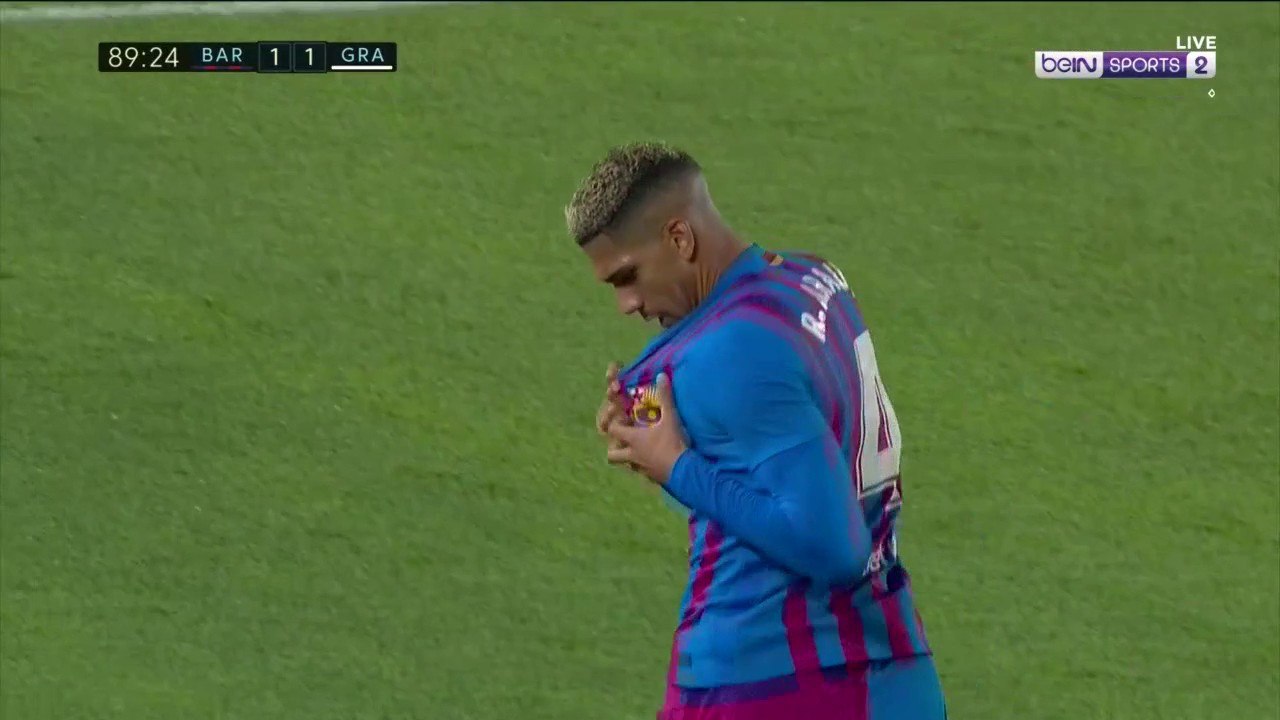 Barcelona v Granada