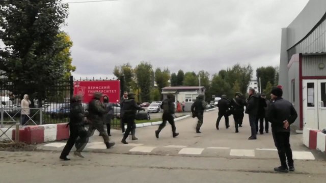 러시아 대학에서 재학생 총기 난사... 최소 6명 사망, 20여 명 부상 / YTN