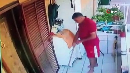 Mersin'de iltica etmek isteyen kişi kendi kapısına ırkçı söylemler yazdı