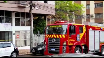 Dois cômodos de apartamento são tomados pelo fogo no Centro de Cascavel