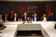 CHP'li Veli Ağbaba ve Engin Özkoç, Mersin'de basın toplantısı düzenledi