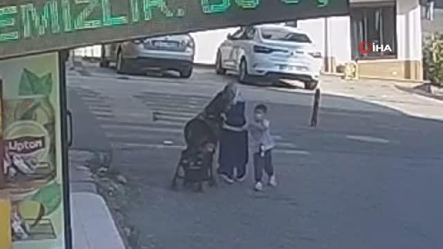 Son Dakika | Yokuş aşağı kayan bebek arabası apartman bahçesine düştü...O anlar kamerada