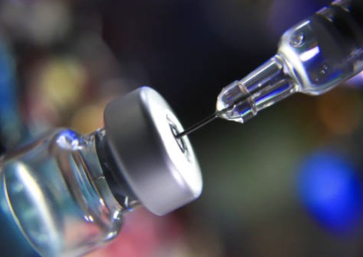 Federal Judge Temporarily Blocks Health Worker Vaccine Mandate in NY