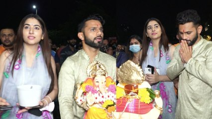 Rahul Vaidya and Disha Parmar Celebrate Ganpati Visarjan with Family | FilmiBeat
