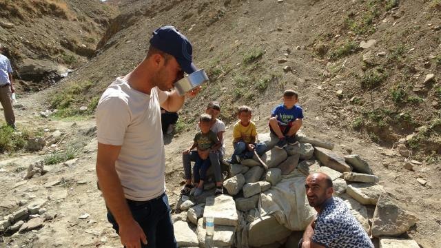 Halk arasında şifalı olarak bilinen mikroplu su için Muş'a akın ediyorlar