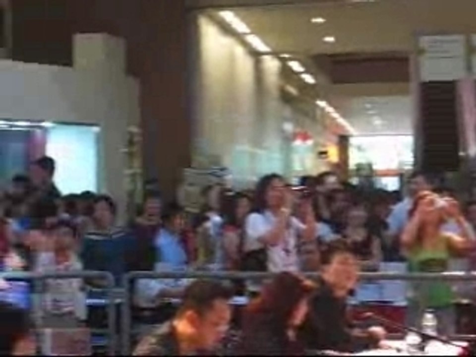 Part 1 of Sun Ho at Millenium Walk