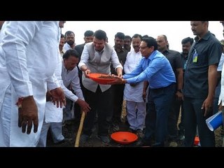 NEWS IN : Shramdan of Chief Minister Devendra Fadnavis at Bagalwadi.