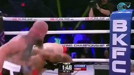 Nadie se explica lo que hace justo después de dejar inconsciente a su rival