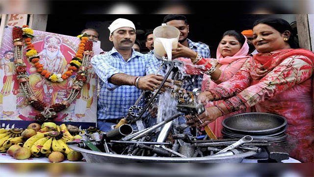 Vishwakarma Puja 2021 Date: विश्वकर्मा पूजा 2021 कब है | विश्वकर्मा पूजा 2021 शुभ मुहूर्त | Boldsky