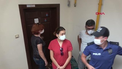 Son dakika haber! KOKU ŞİKAYETİ YAPILAN EVE SAVCILIK KARARIYLA GİRİP, 50 KEDİYİ VİNÇLE ÇIKARDILAR