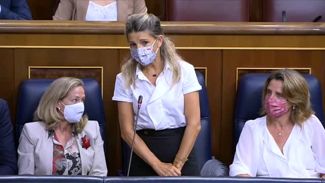 Yolanda Díaz defiende que el Gobierno está reduciendo los groseros beneficios de algunas empresas