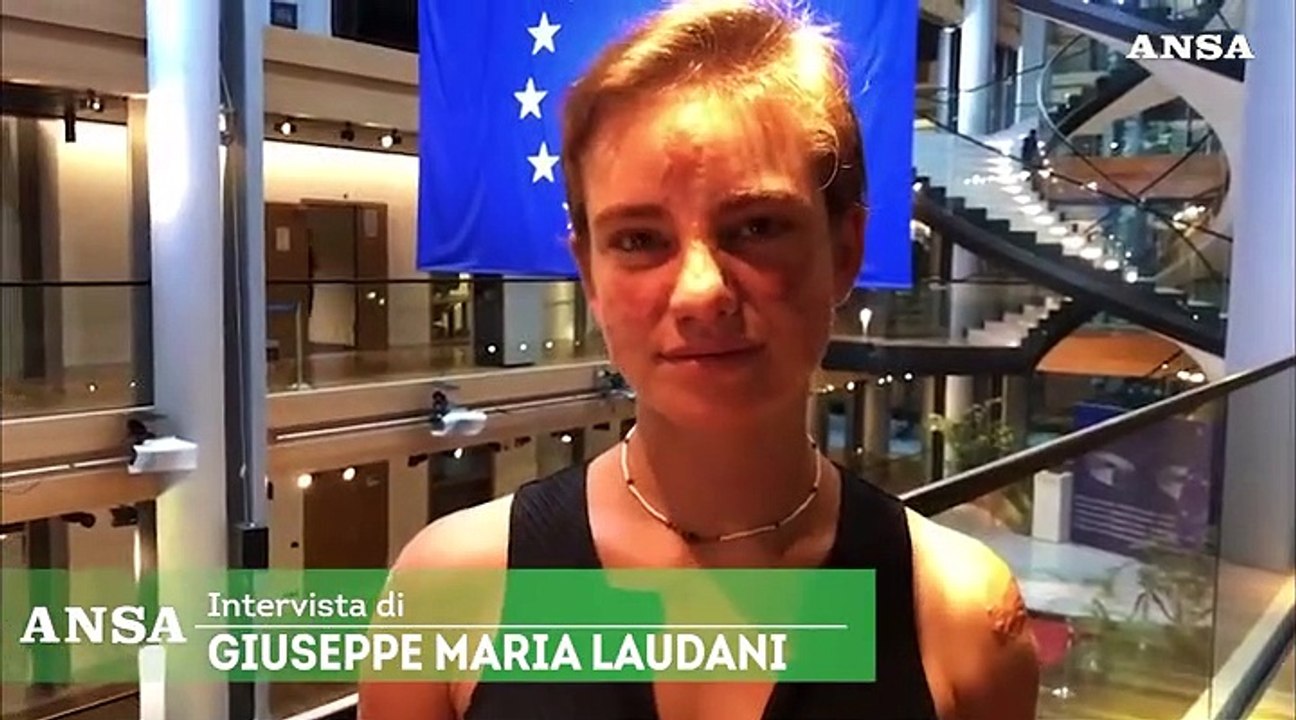 Bebe Vio al Parlamento europeo: "Stupendo essere qua e rappresentare il mondo italiano"