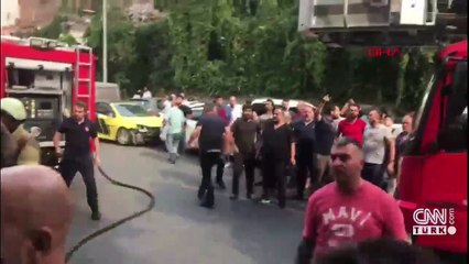 Bitişik haldeki iki atölye alevlere teslim oldu