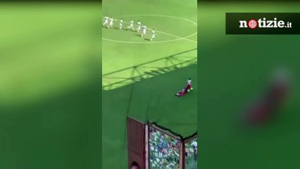 Genova, vergognoso coro sessista dei tifosi alla ragazza dello stadio Marassi