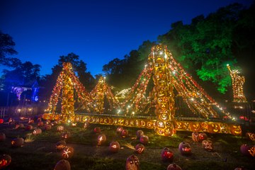 This Halloween Season, Get Spooked by 7,000 Jack-o'-lanterns at These Historic New York Sites