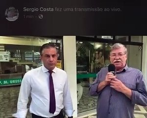 Vereador erra nome de jornal e repórter desesperado arranca o microfone dele