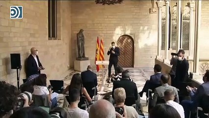 Aragonès retira la bandera de España para comparecer tras la 'mesa de diálogo'