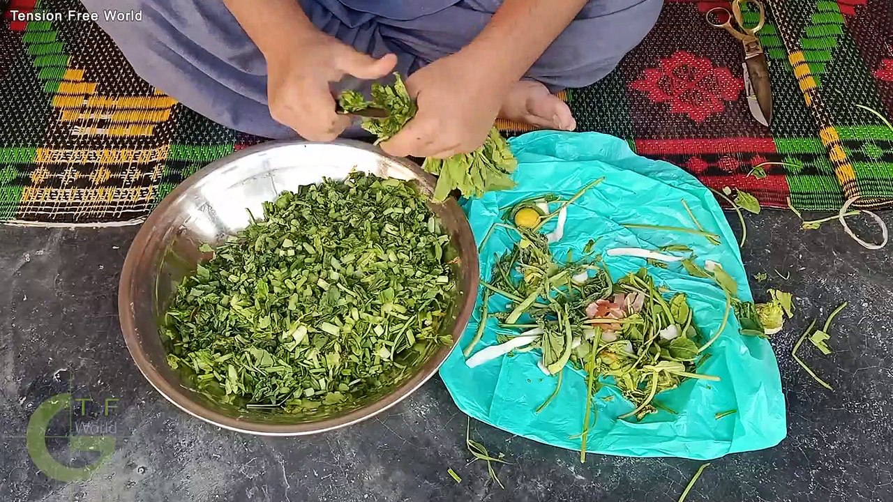 how to prepare super healthy chicken feed from vegetables peels _ free of cost organic chicken feed