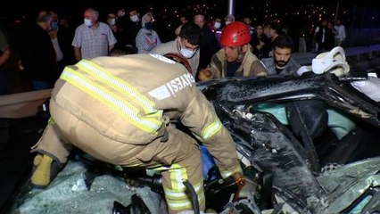 下载视频: Son dakika haberleri | BEYKOZ'DA LASTİĞİ PATLAYAN OTOMOBİL KAZAYA NEDEN OLDU: 3 ÖLÜ, 3 YARALI(GENİŞ HABER)