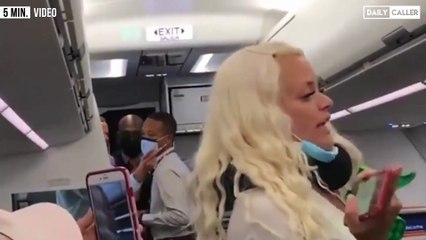 Screaming Father Kicked Off Plan For Mask Violation Along With His Family.