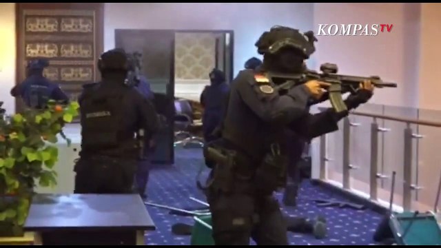 Detik-detik Denjaka Bebaskan Sandera di Gedung Pemprov Lampung