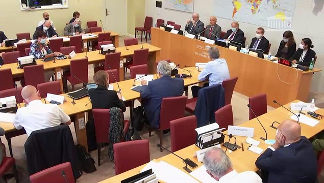 Commission des affaires étrangères : MM. Alain Juppé, ancien Premier ministre, ancien ministre des affaires étrangères, et Hubert Védrine, ancien ministre des affaires étrangères - Mercredi 15 septembre 2021