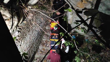 Yüksekten düşen kişi ağır yaralandı