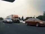 Un camion percute plusieurs véhicules sur l'autoroute 5 à Sacramento