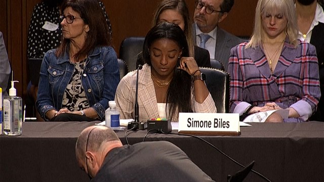 Etats-Unis : Simone Biles dénonce l’inaction du FBI face aux agressions sexuelles dans la gymnastique