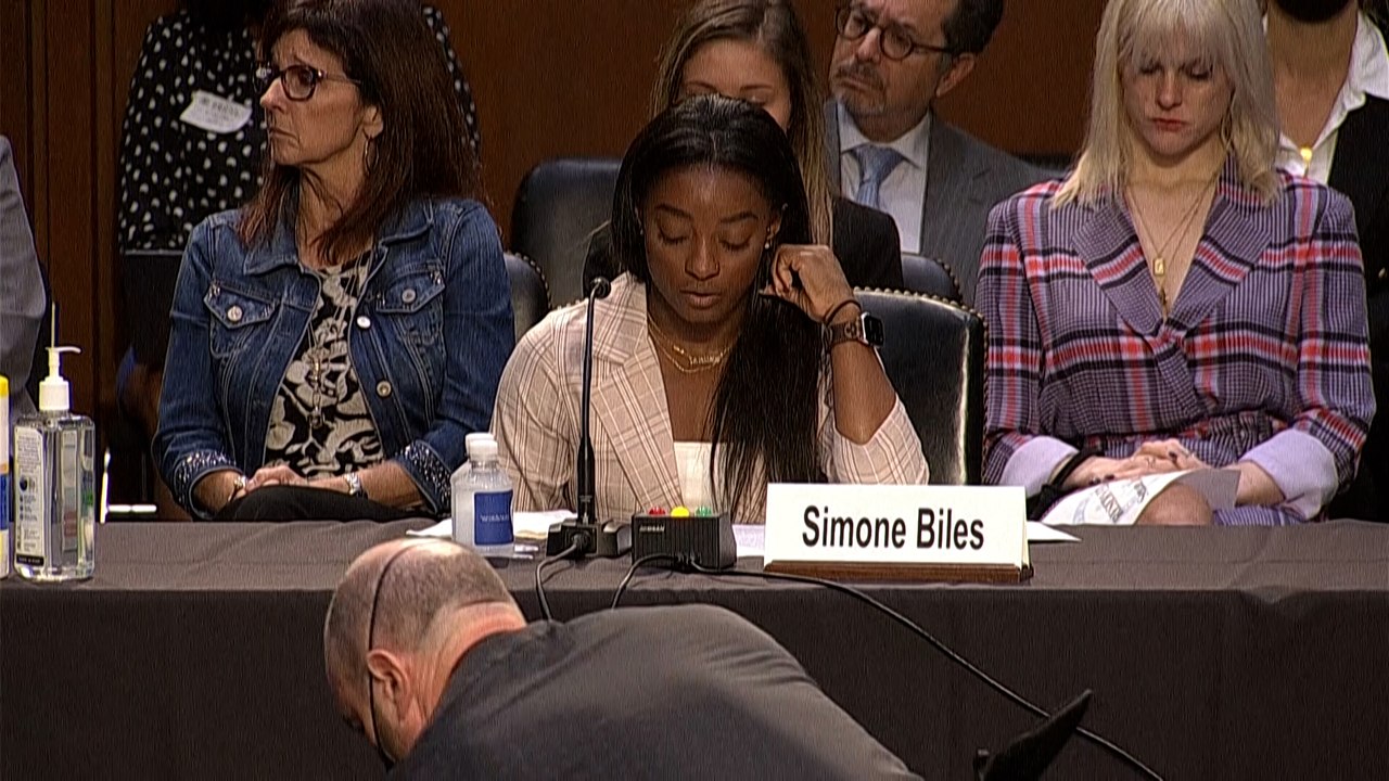 Etats-Unis : Simone Biles dénonce l’inaction du FBI face aux agressions sexuelles dans la gymnastique
