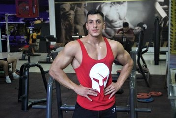 Hayallerini gerçekleştirmek için Türkiye Vücut Geliştirme Şampiyonası'na hazırlanıyor