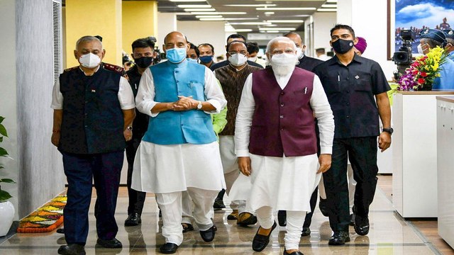 PM Modi inspected Defense Complex with Rajnath singh