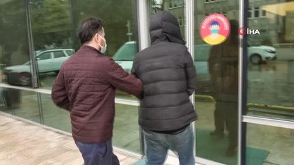 Kız arkadaşının evini taşladı, polisler yakalayınca Atatürk'e hakaretten tutuklandı