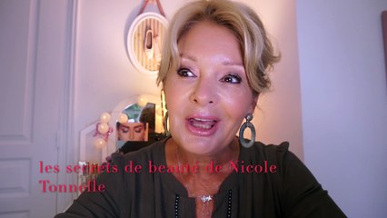 Les secrets beauté de Nicole : comment colorer les sourcils blancs ?
